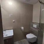 Duhet Μοτέλ *