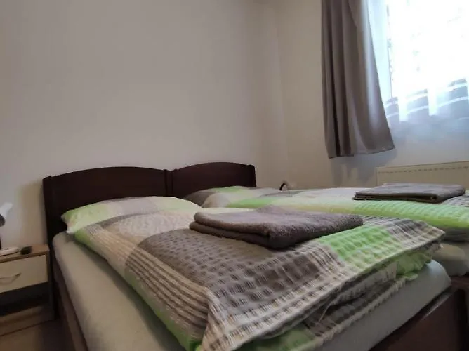 Duhet Motel *
